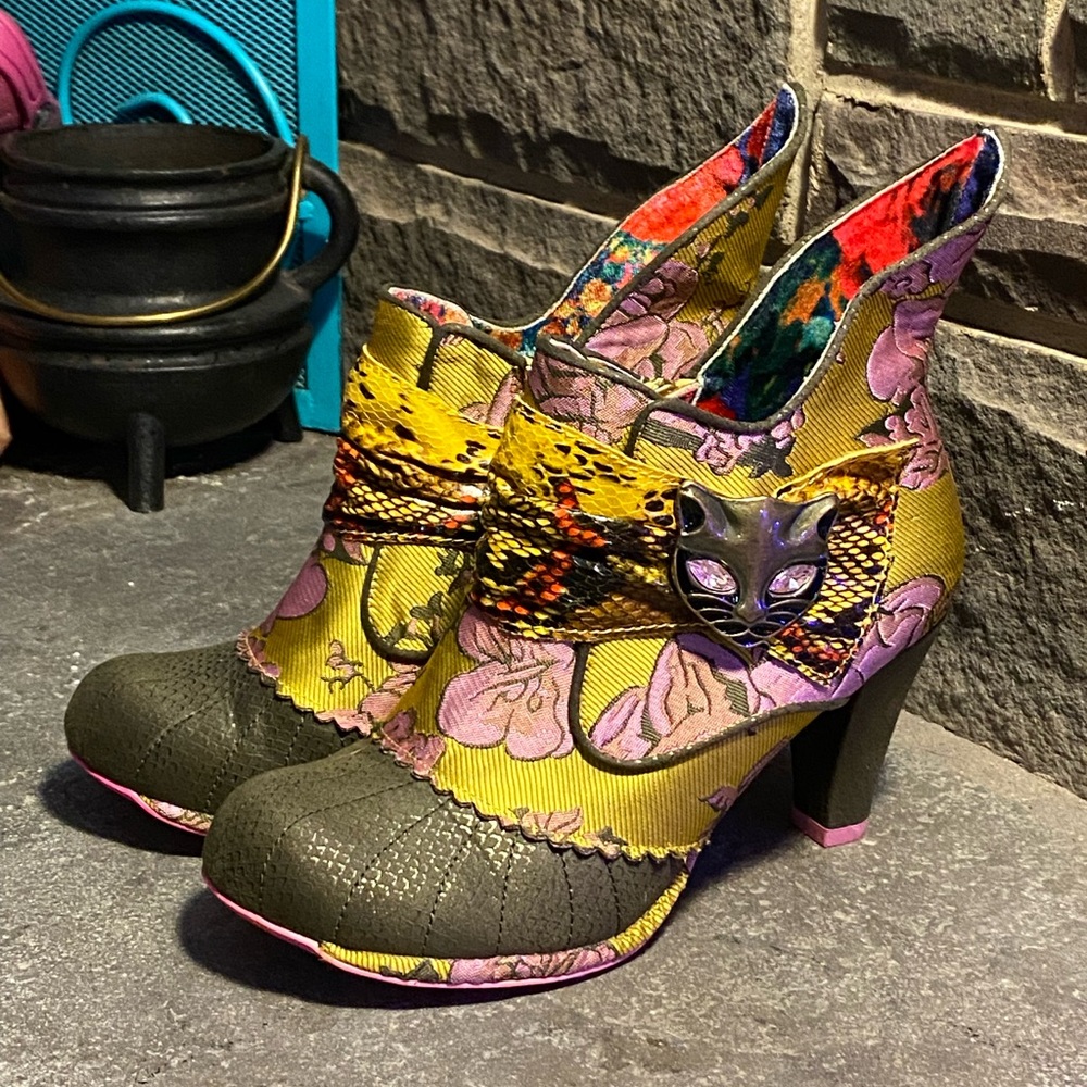 VTG Irregular Choice “Miaow” yellow floral tapestry bootie,Cat buckle,NIB, 39 UK - Picture 15 of 16